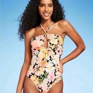 NWT Floral Halter Keyhole Swimsuit